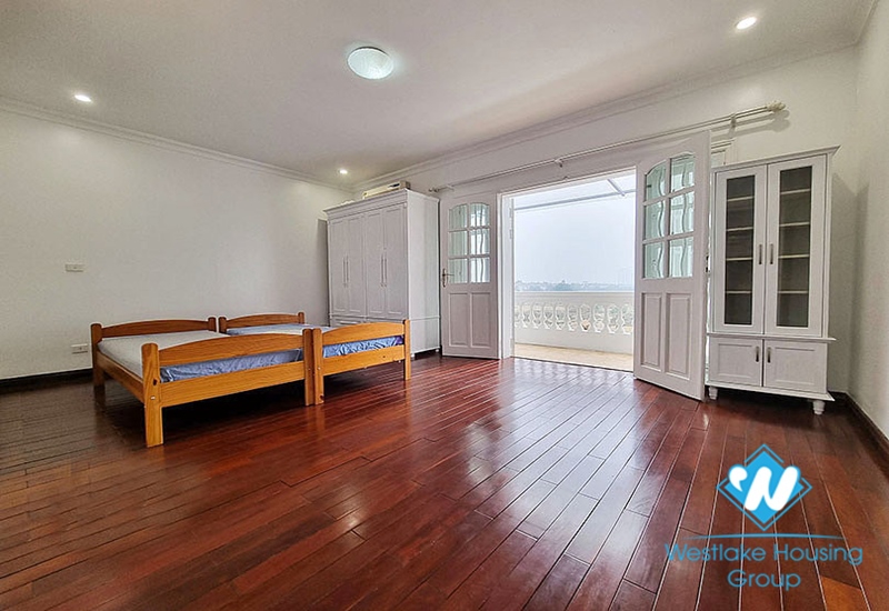 Beautiful 5 bedrooms house for rent in CIputra Compound 